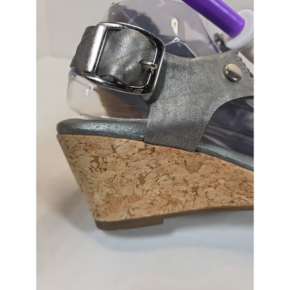 Elites by Walking Cradles Silver Open Toe Strappy Gladiator Wedg Sandal Sz 10.5 - Picture 4 of 14